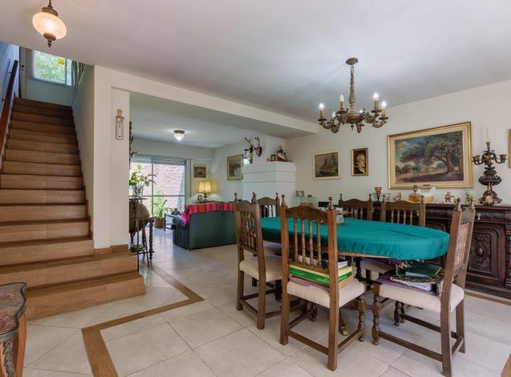 Casa · 190m² · 4 Ambientes · 1 Cochera