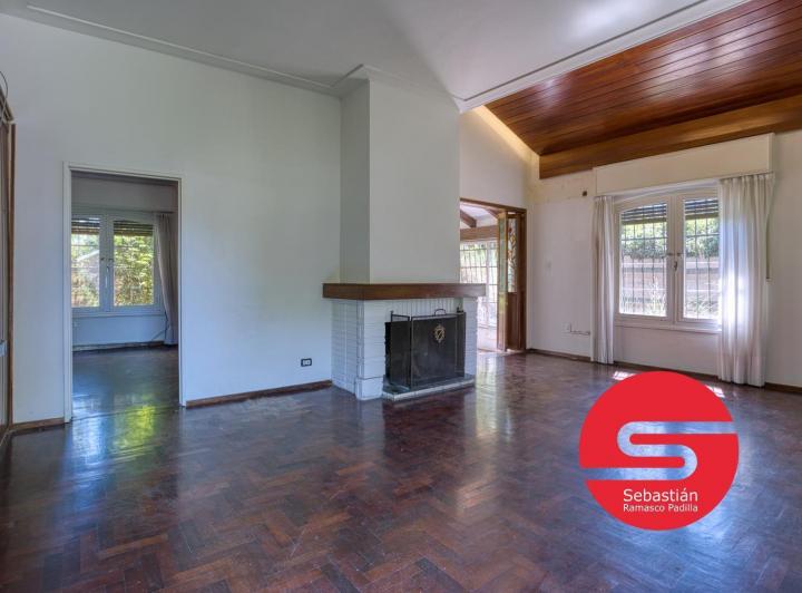 Casa · 350m² · 8 Ambientes · 3 Cocheras
