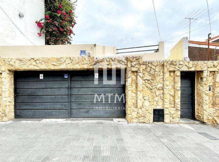 Casa · 161m² · 3 Ambientes · 2 Cocheras