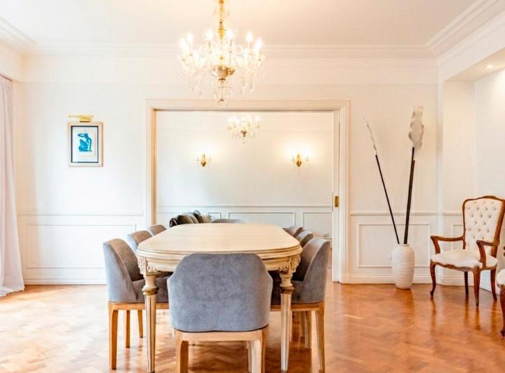 Departamento · 200m² · 7 Ambientes · 1 Cochera