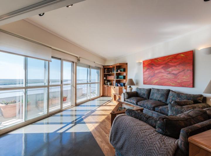Departamento · 174m² · 6 Ambientes · 1 Cochera