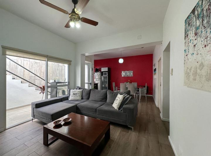 Casa · 166m² · 6 Ambientes · 1 Cochera