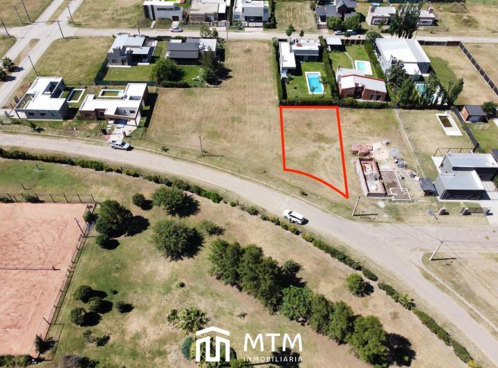 Terreno · 606m²