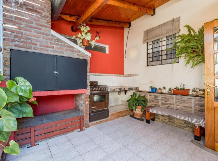 Casa · 151m² · 6 Ambientes · 1 Cochera