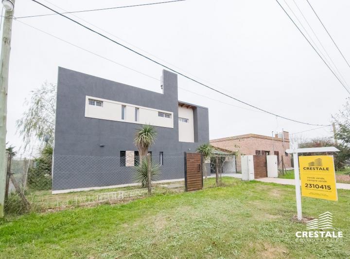 Casa · 215m² · 6 Ambientes · 2 Cocheras