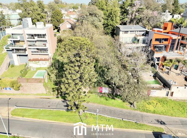 Terreno · 458m²