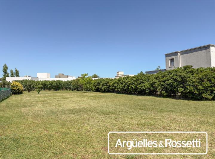 Terreno · 800m²