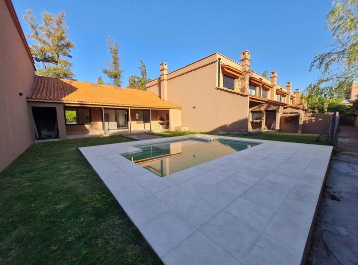 Casa · 150m² · 5 Ambientes · 1 Cochera