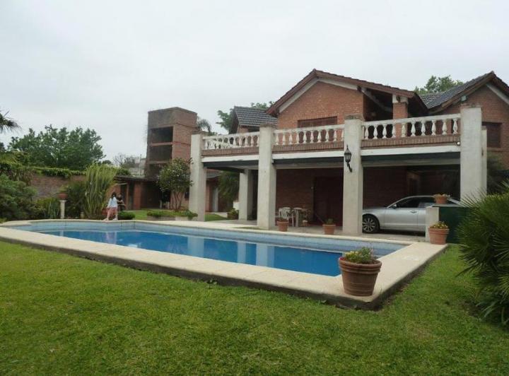 Casa · 350m² · 7 Ambientes · 3 Cocheras