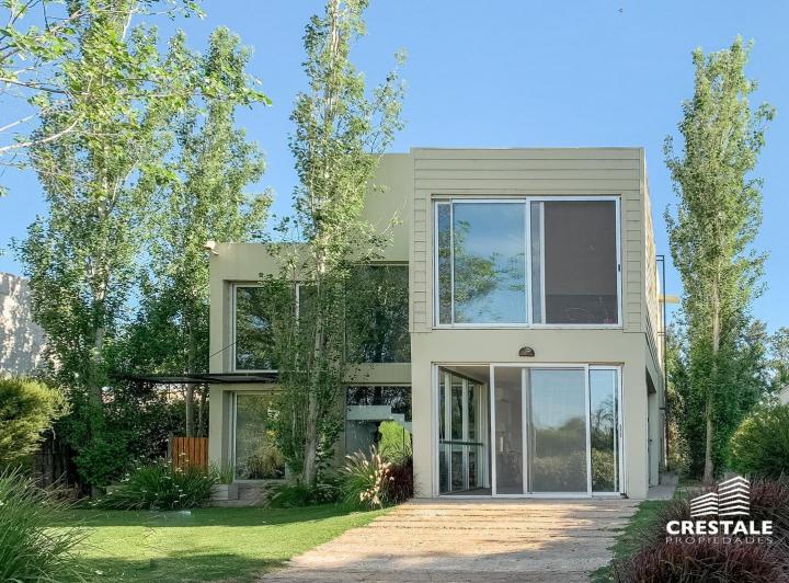 Casa · 180m² · 5 Ambientes · 1 Cochera