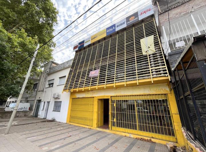 Local comercial · 370m²