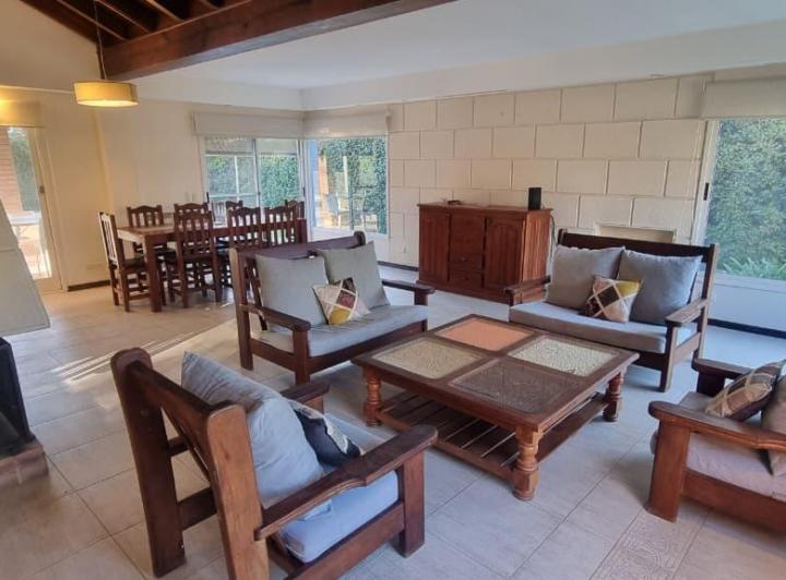 Casa · 158m² · 4 Ambientes · 2 Cocheras