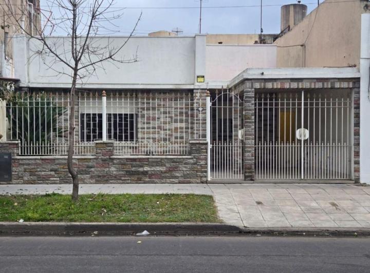 Casa · 1m² · 3 Ambientes