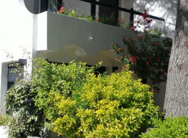 Casa · 100m² · 4 Ambientes · 1 Cochera
