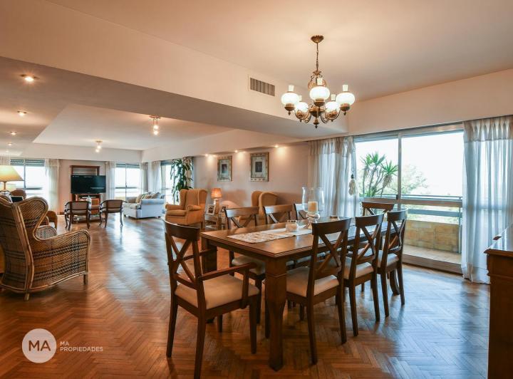 Departamento · 262m² · 8 Ambientes · 2 Cocheras