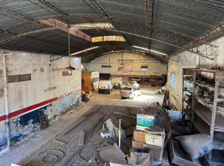 Bodega-Galpón · 616m² · 5 Ambientes · 99 Cocheras
