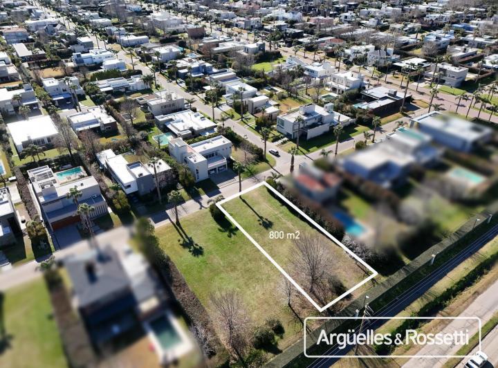 Terreno · 800m²