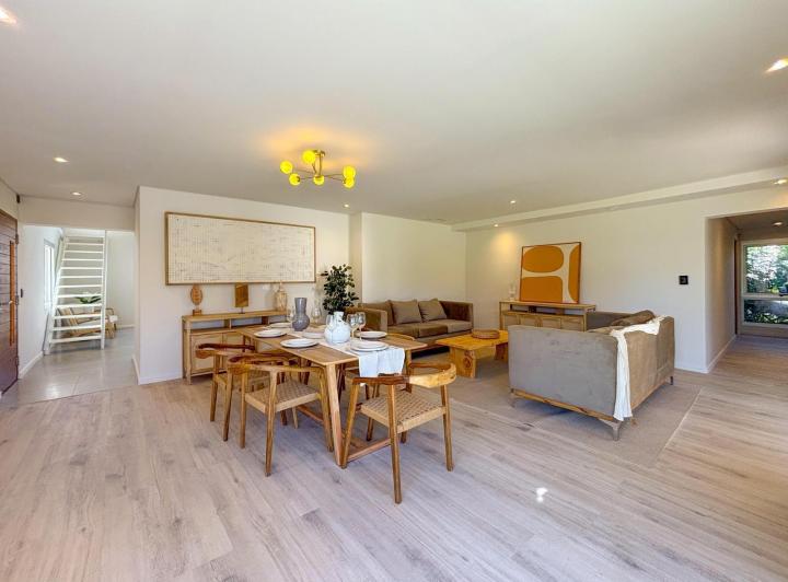 Casa · 220m² · 5 Ambientes · 1 Cochera