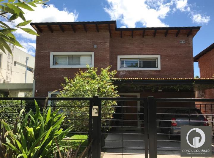 Casa · 178m² · 5 Ambientes · 2 Cocheras