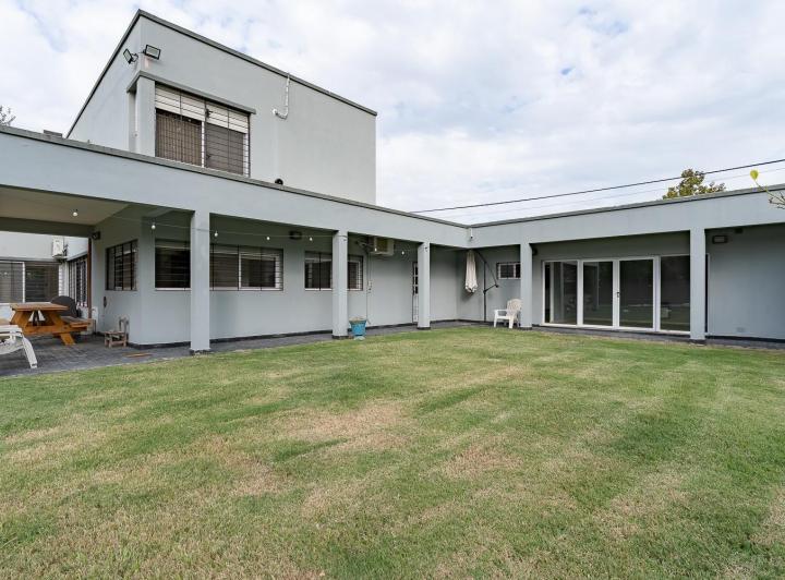 Casa · 444m² · 10 Ambientes · 3 Cocheras