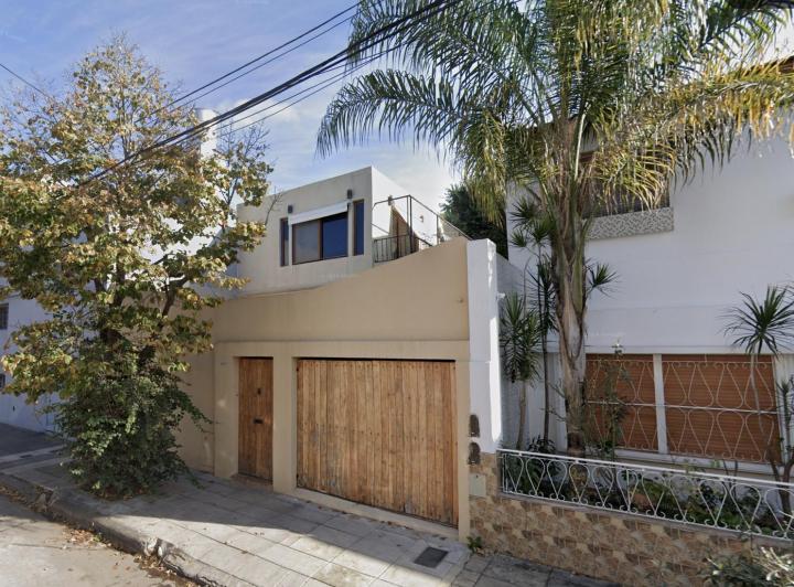 Casa · 213m² · 4 Ambientes · 1 Cochera