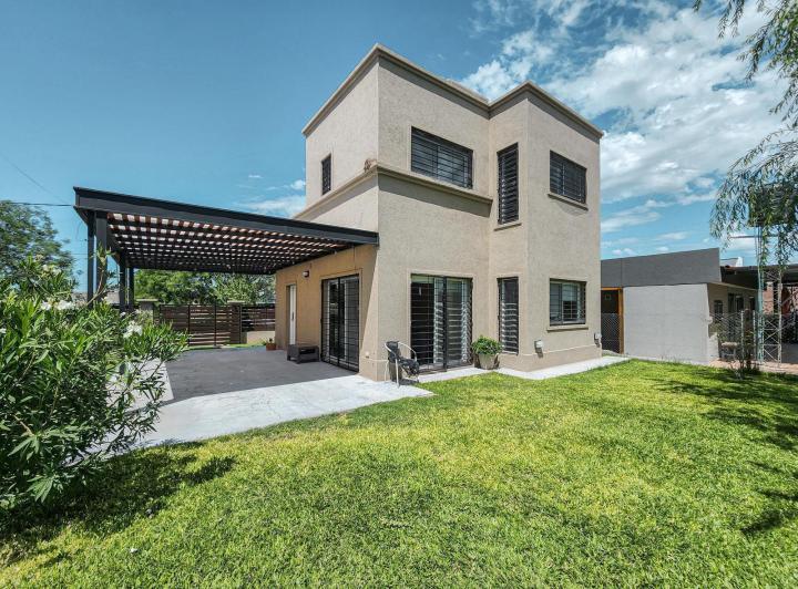 Casa · 88m² · 4 Ambientes · 1 Cochera
