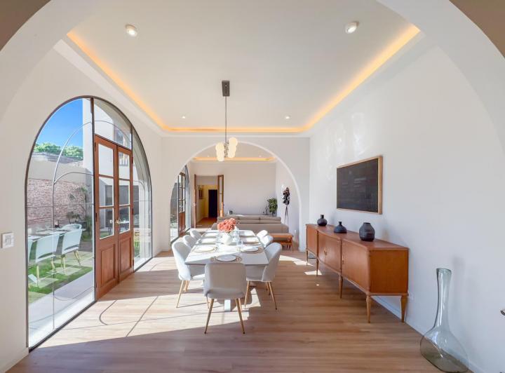 Casa · 204m² · 5 Ambientes · 1 Cochera