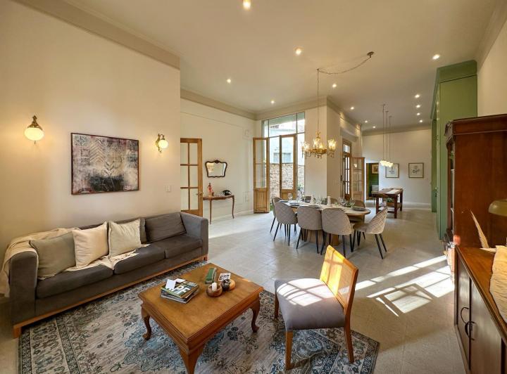 Casa · 151m² · 6 Ambientes · 1 Cochera