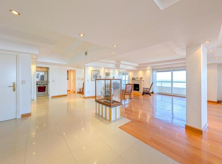 Departamento · 294m² · 4 Ambientes · 2 Cocheras
