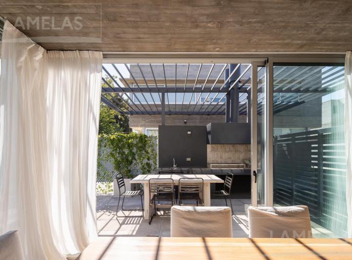 Casa · 110m² · 4 Ambientes · 2 Cocheras