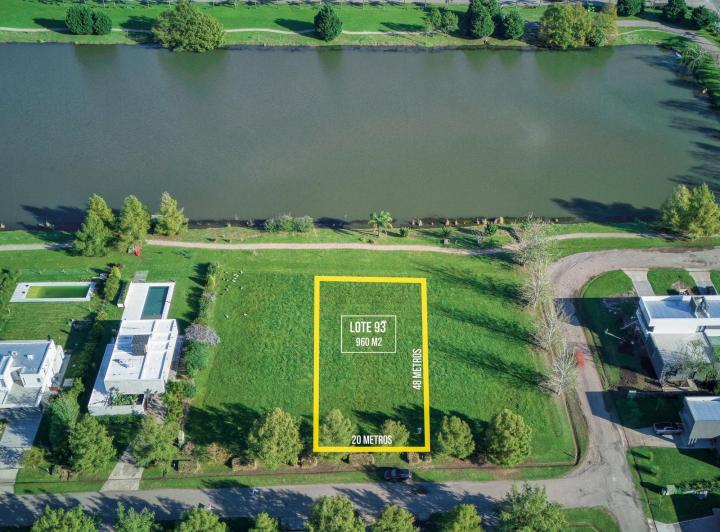 Terreno · 960m²