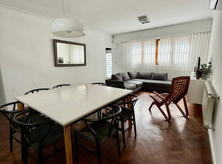 Casa · 217m² · 5 Ambientes · 1 Cochera