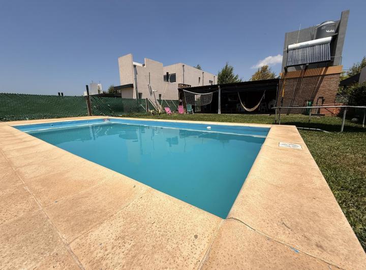 Casa · 100m² · 5 Ambientes · 2 Cocheras