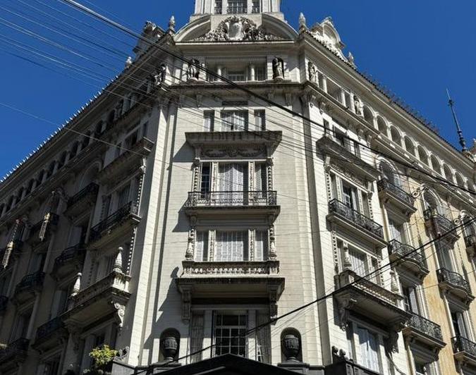 Departamento · 180m² · 6 Ambientes
