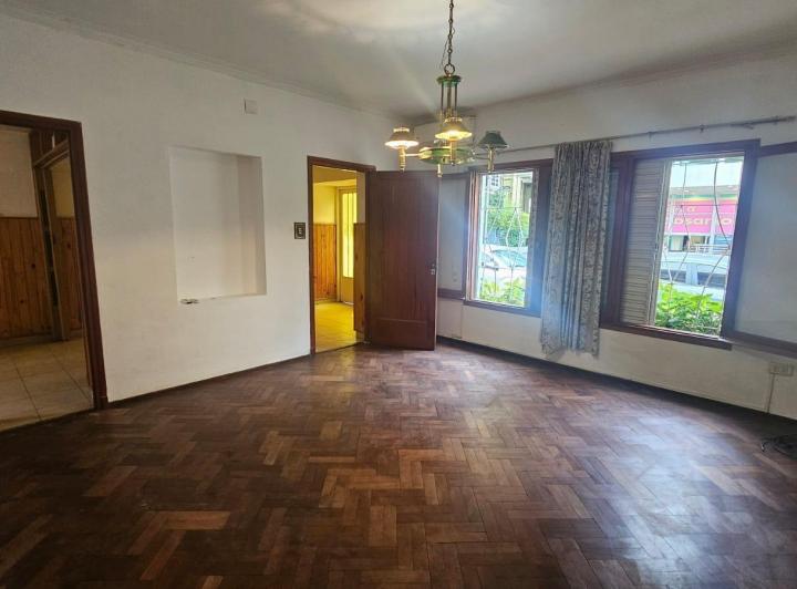 Casa · 86m² · 4 Ambientes · 1 Cochera