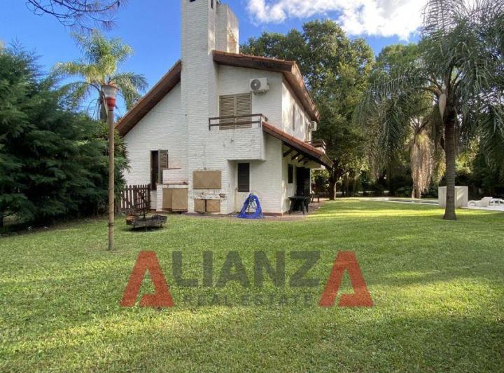 Casa · 182m² · 7 Ambientes