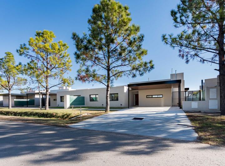Casa · 130m² · 5 Ambientes · 1 Cochera