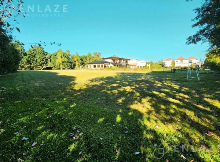 Terreno · 1905m²