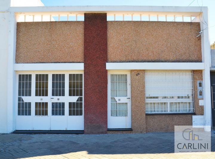 Casa · 111m² · 5 Ambientes · 1 Cochera
