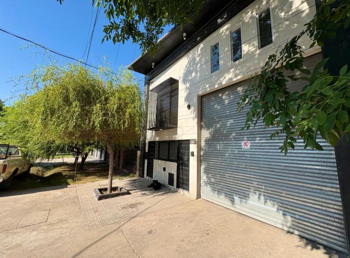 Bodega-Galpón · 368m² · 7 Ambientes