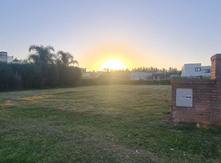 Terreno · 802m²