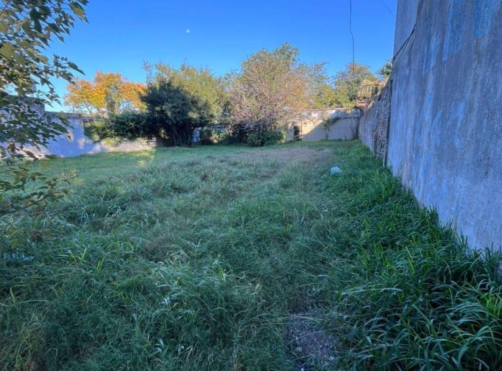 Terreno · 374m²