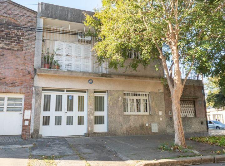 Casa · 178m² · 1 Ambiente · 1 Cochera