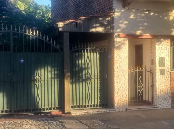 Casa · 231m² · 4 Ambientes · 1 Cochera