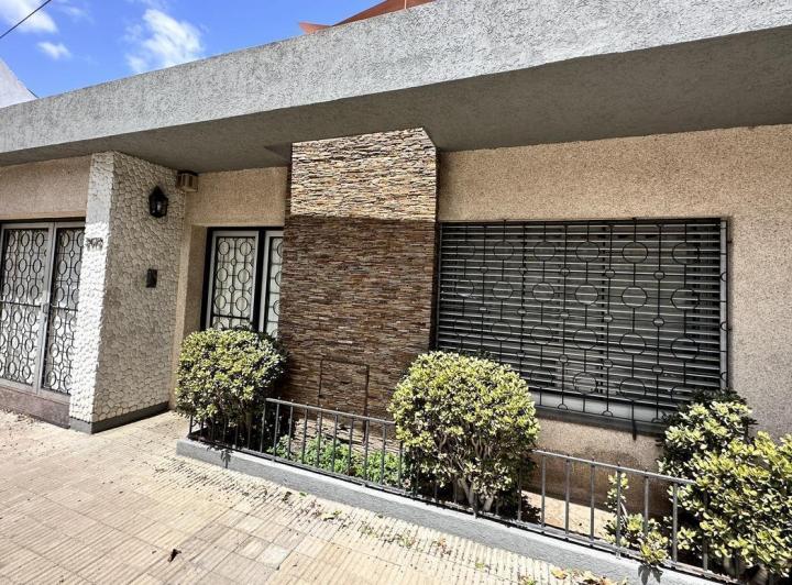 Casa · 154m² · 4 Ambientes · 1 Cochera