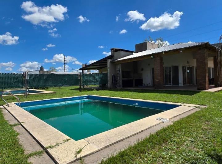 Casa · 123m² · 1 Ambiente · 3 Cocheras
