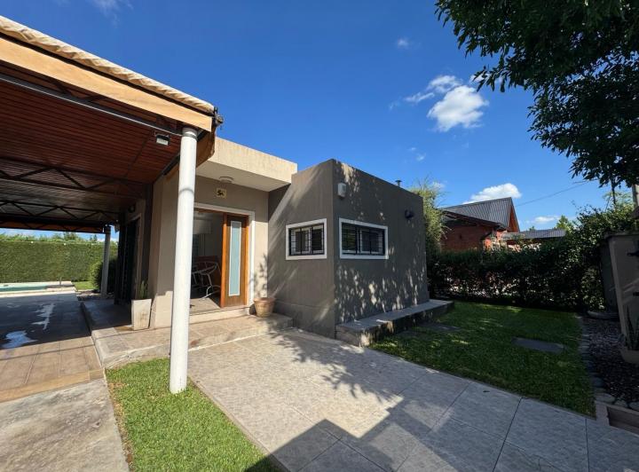 Casa · 115m² · 4 Ambientes · 2 Cocheras