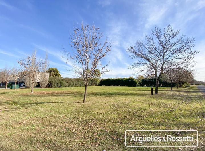 Terreno · 1200m²