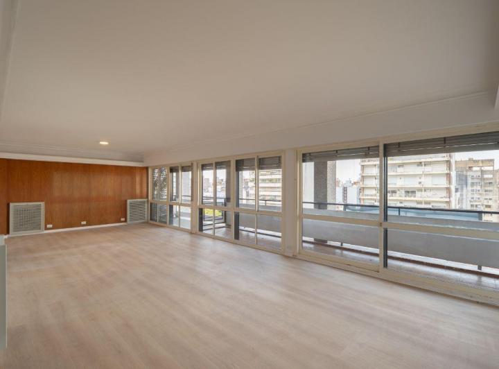 Departamento · 355m² · 8 Ambientes · 1 Cochera