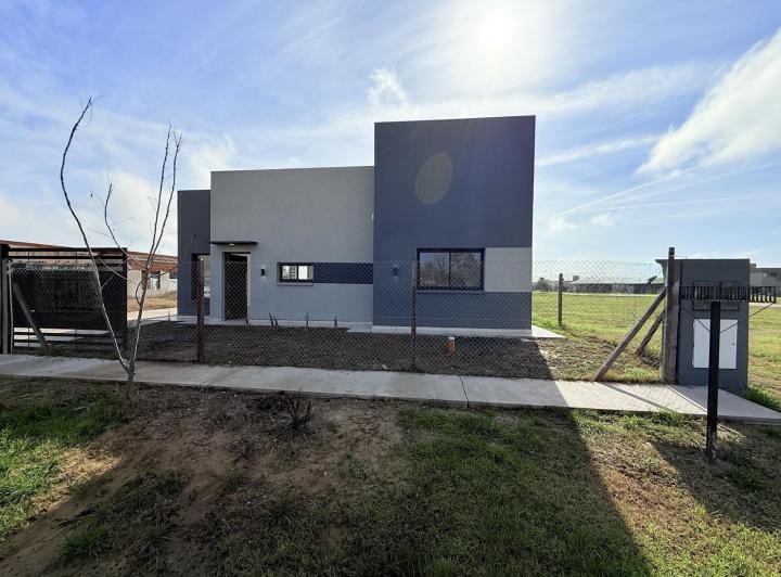 Casa · 75m² · 4 Ambientes · 1 Cochera